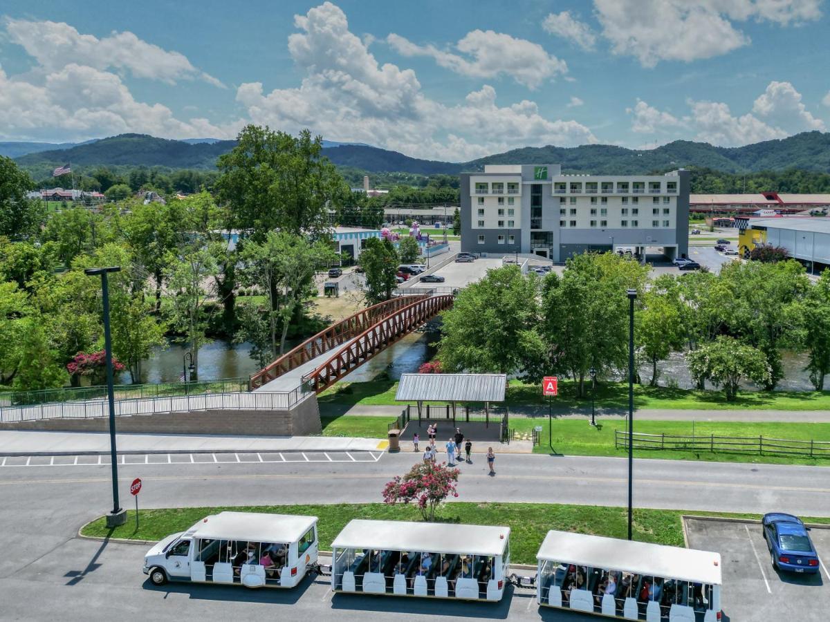 Holiday Inn & Suites Pigeon Forge Convention Center, An Ihg Hotel Exterior photo